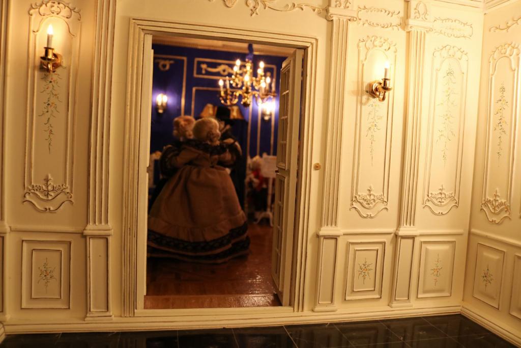 Blick in den Blauen Salon