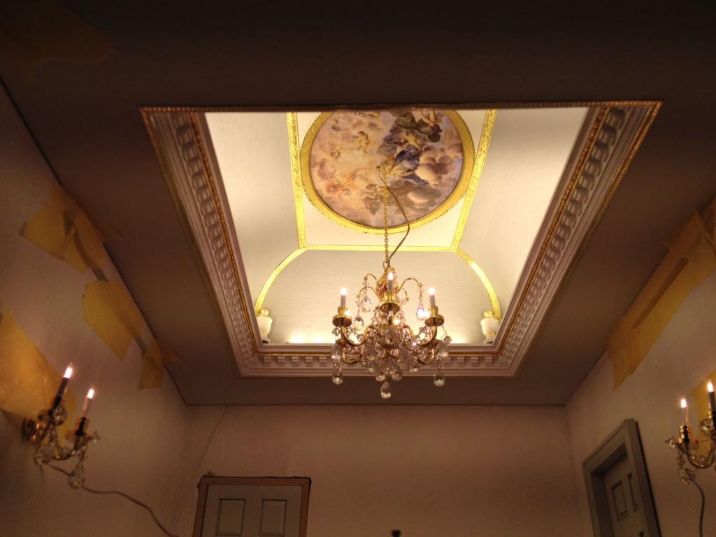 Deckengewölbe mit LED-Beleuchtung